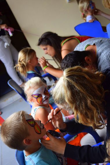 Face painting in the Périgord Vert