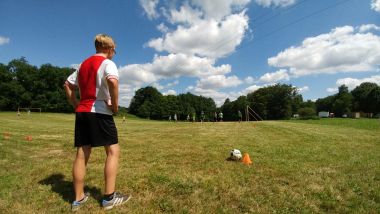 Een groot voetbalterrein