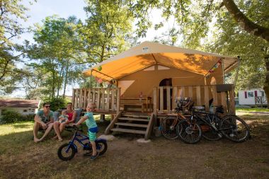 Tente Lodge Canada Camping Dordogne piscine