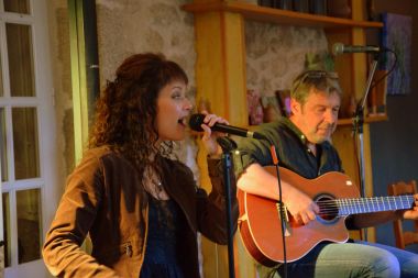 Sam The Voice Campsite restaurant dinner dordogne