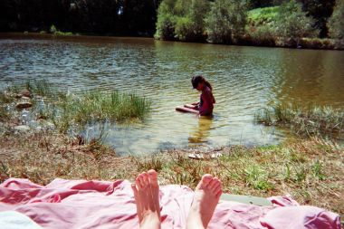 avec Maman à l'étang... au calme en Dordogne