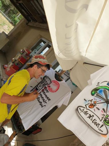 Denis et les T-shirts personnalisés