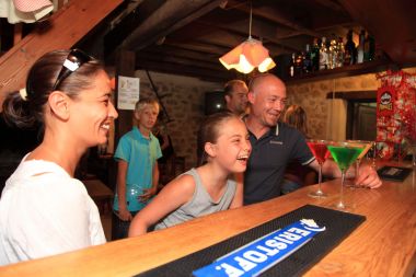 un bar convivial camping Dordogne