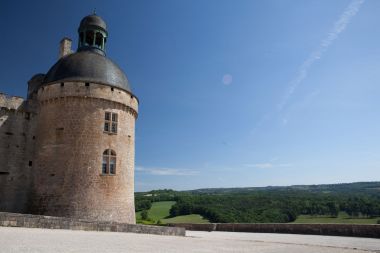 Castle with breathtaking view on the Dordogne