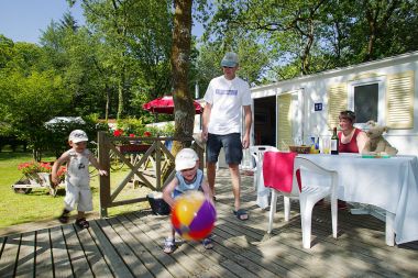 Mobile Home standard 5 personnes Périgord Vert Camping Dordogne piscine