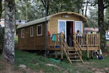 Roulotte 4 personnes Camping Dordogne piscine