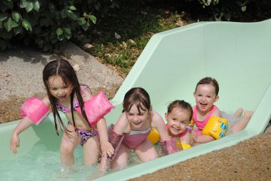 Toboggan aquatique de 37m Piscine Camping Dordogne