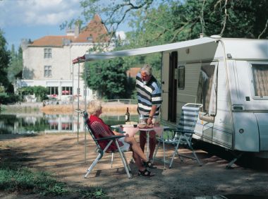 Un joli cadre pour vos vacances Camping Dordogne piscine