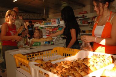 vers brood en verse croissantjes, elke dag beschikbaar!