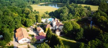 Château le Verdoyer en zijn bijgebouwen