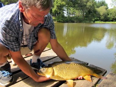 pêche dordogne camping poisson étang 