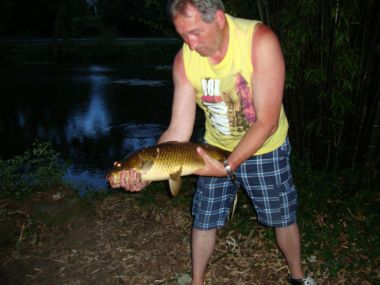 étang pêche dordogne poisson camping