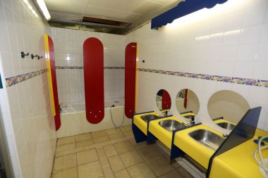 kinder douche en wastafel Château le Verdoyer