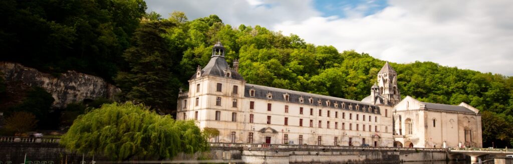 Brantôme : la Venise du Périgord et son Abbaye millénaire