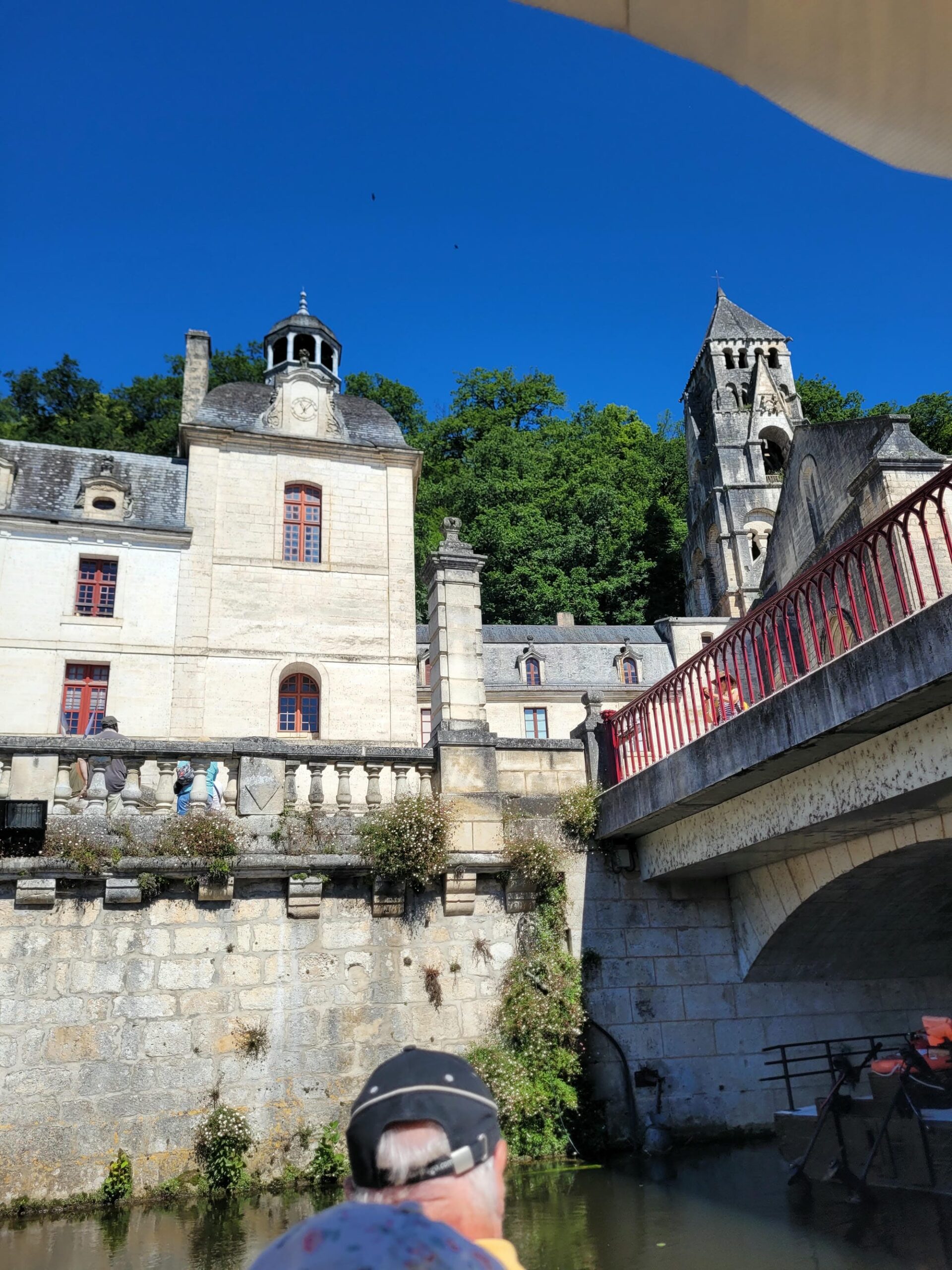 Bâtiment historique lors d'une croisière à Brantôme